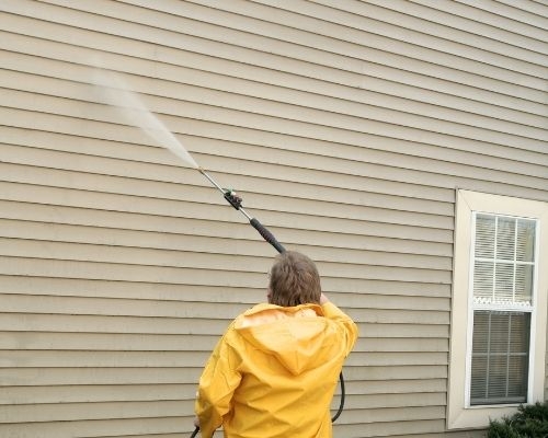 The Advantages of Professional Deck Pressure Cleaning