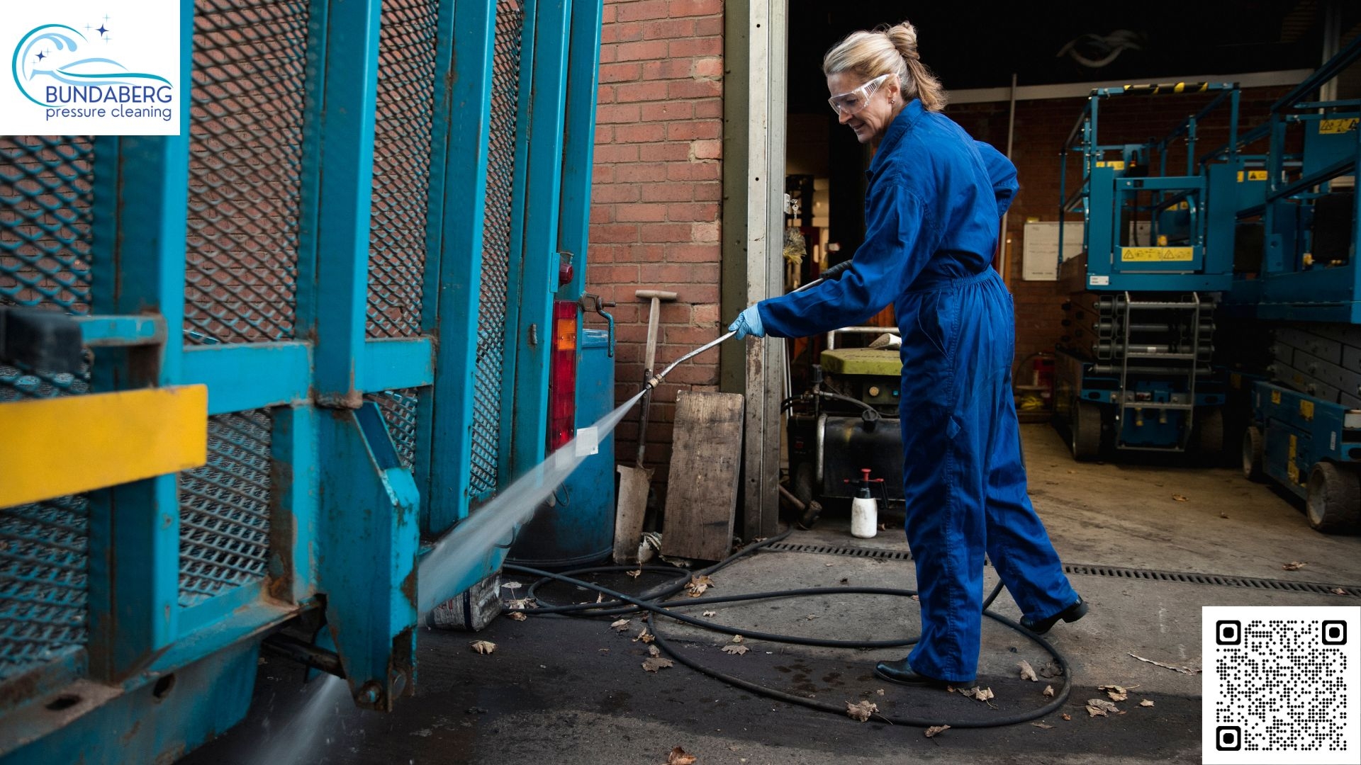 What training do technicians at Bundaberg Pressure Cleaning undergo?