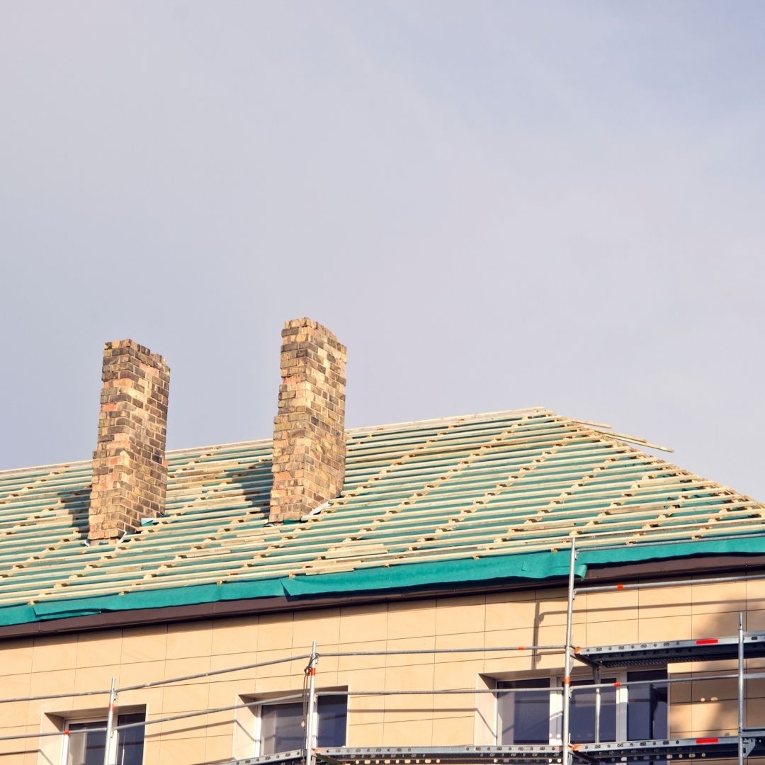 Can Glen Waverley Roofing advise when a roof needs full replacement?